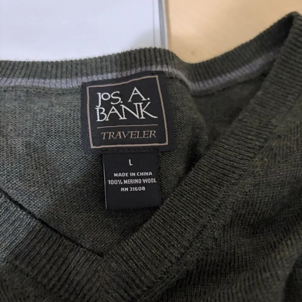 Jos A Bank Traveler Sweater Men's Large Green V-Neck Merino Wool Pullover